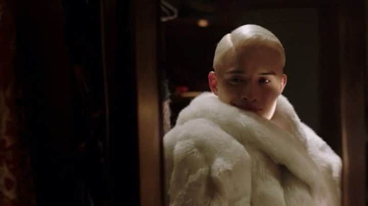 カーター・スミスのインスタグラム：「🔪🌈 @chesterlockhart in MIDNIGHT KISS 🌈🔪」