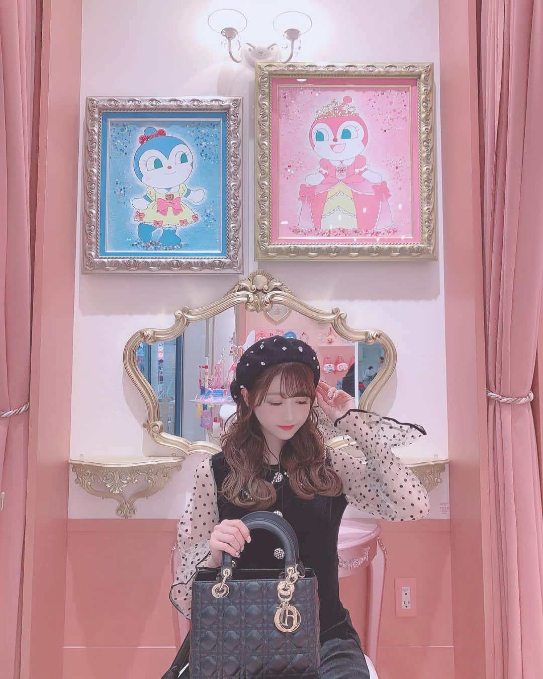 田口未彩のインスタグラム：「🎀 . . アンパンマンに出てくるキャラの推しはコキンちゃんとあかちゃんまん❤︎❤︎ . . . #アンパンマン #アンパンマンミュージアム #コキンちゃん #あかちゃんまん #横浜 #横浜観光 #神奈川県 #量産型女子 #量産型コーデ #ベレー帽 #ディオールバッグ #ディオール #dior #ウェーブ巻き #ヘアアレンジ #ワンピース #ピンク加工」
