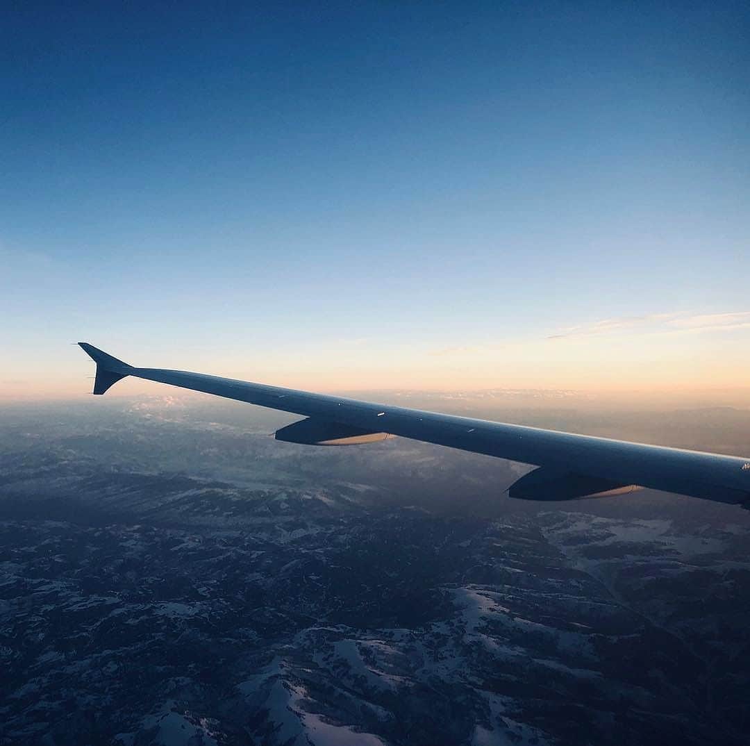 デルタ航空さんのインスタグラム写真 - (デルタ航空Instagram)「The best way to find the world’s most beautiful sites is to fly over them.  Photo: Kaylee T. - Flight Attendant, #SLC」12月20日 4時17分 - delta