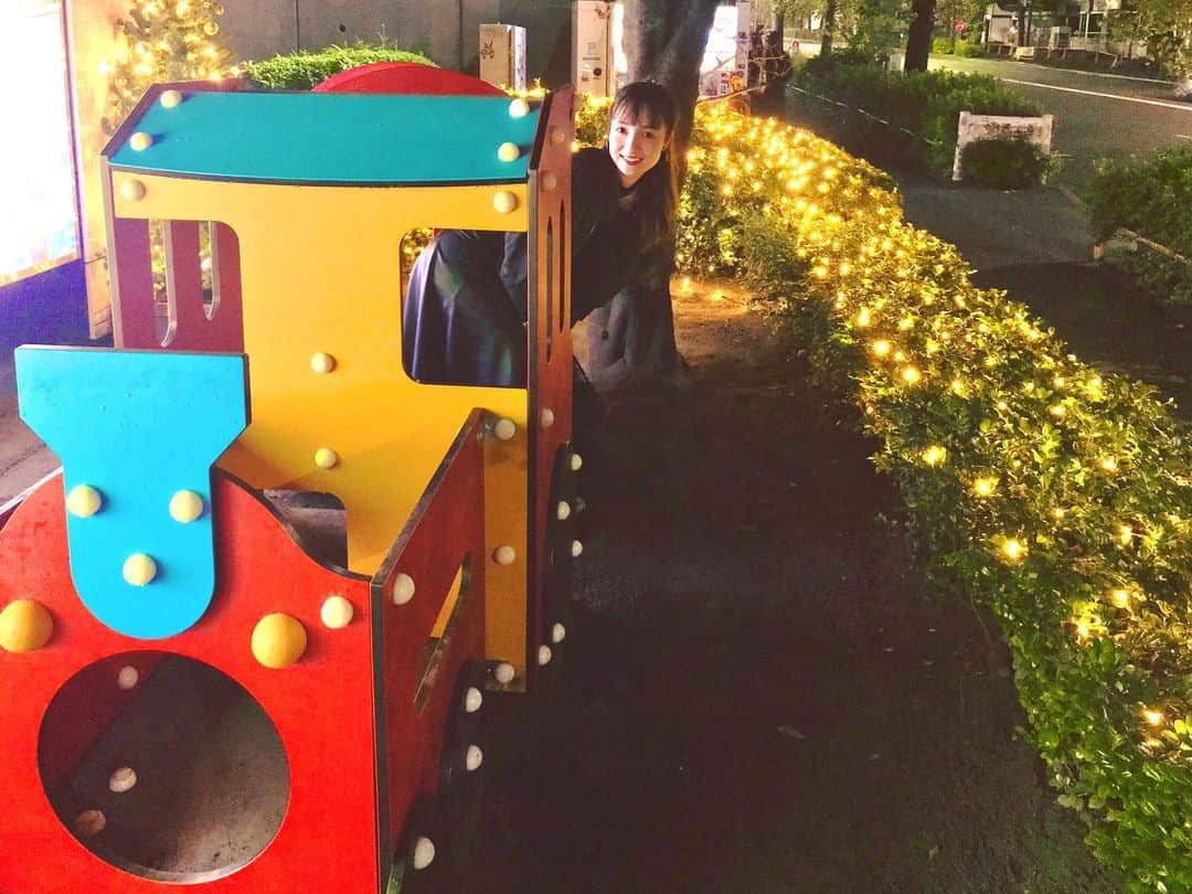 奥村佳恵のインスタグラム：「🚂🌳✨✨✨ #lights #illumination」
