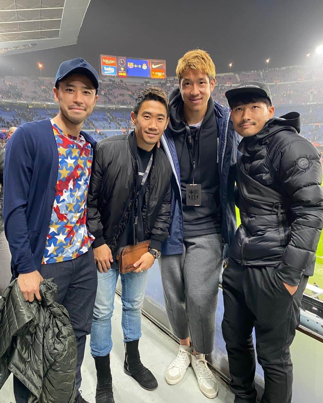 林彰洋さんのインスタグラム写真 - (林彰洋Instagram)「El clásico は人を惹き寄せるなぁ🧐🧐 #高橋陽一先生 #香川真司 #田中裕介 #喜山康平  #サッカー好きは集まる⚽️ #サッカーの奥深さ」12月19日 23時35分 - aki_hayashi0507