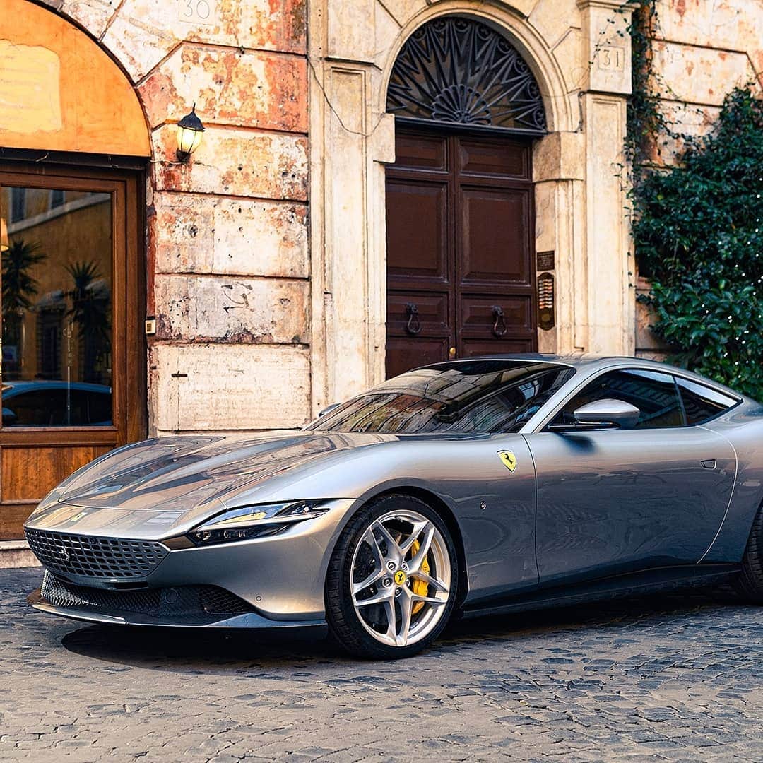 Ferrari APACさんのインスタグラム写真 - (Ferrari APACInstagram)「Timeless elegance meets leading edge technology. #LaNuovaDolceVita #FerrariRoma #Ferrari #LuxuryCa」12月20日 0時15分 - ferrariapac