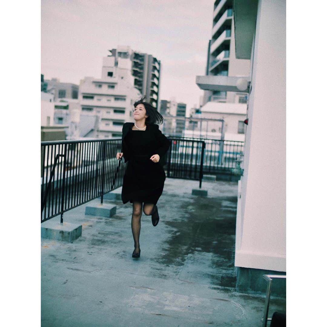川上奈々美さんのインスタグラム写真 - (川上奈々美Instagram)「ケンケンパッ！！ #東京の恋人 来年の上映決まり次第お知らせします。  世界は広い！ 目の前の世界でいっぱいいっぱいにならないように… おやすみなさい💤」12月20日 0時27分 - nanamikawakami