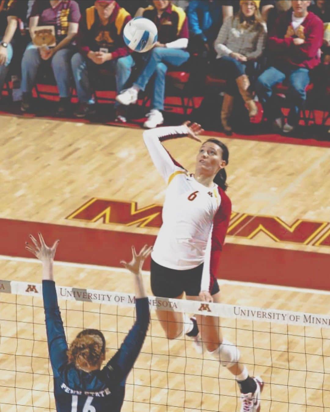テトリ・ディクソンのインスタグラム：「Major throwback (6 years- how insane is that?!😳 back row attacking and all lolz) in honor of the @ncaavolleyball Final Four! Good luck to my favorite team 〽️ #SKIUMAH #GOGOPHS 💛  @gophervball」