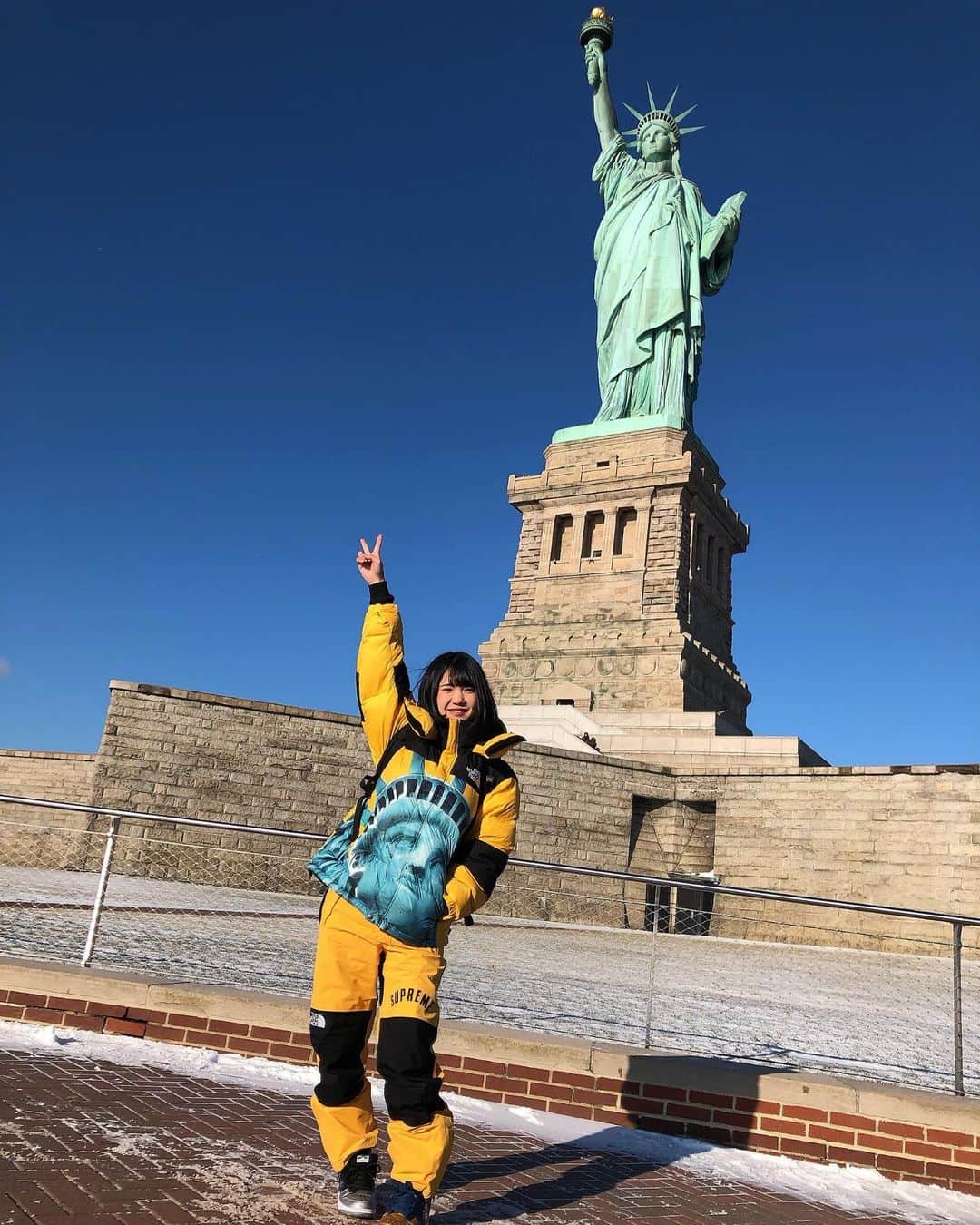 のインスタグラム：「🗽🇺🇸🗽❤️🗽🇺🇸🗽💙🗽🇺🇸🗽 . #newyork #自由の女神 #thestatueofliberty」