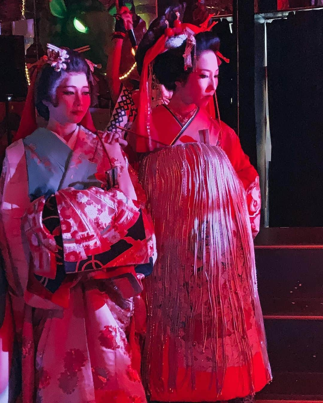 Anji SALZさんのインスタグラム写真 - (Anji SALZInstagram)「Memories from the @kawaiimonstercafe Harajuku and the Oiran Show with my dear friend @tomomitsu13 (every Tuesday) 👘😍 #japantravel #harajuku」12月20日 0時49分 - salztokyo