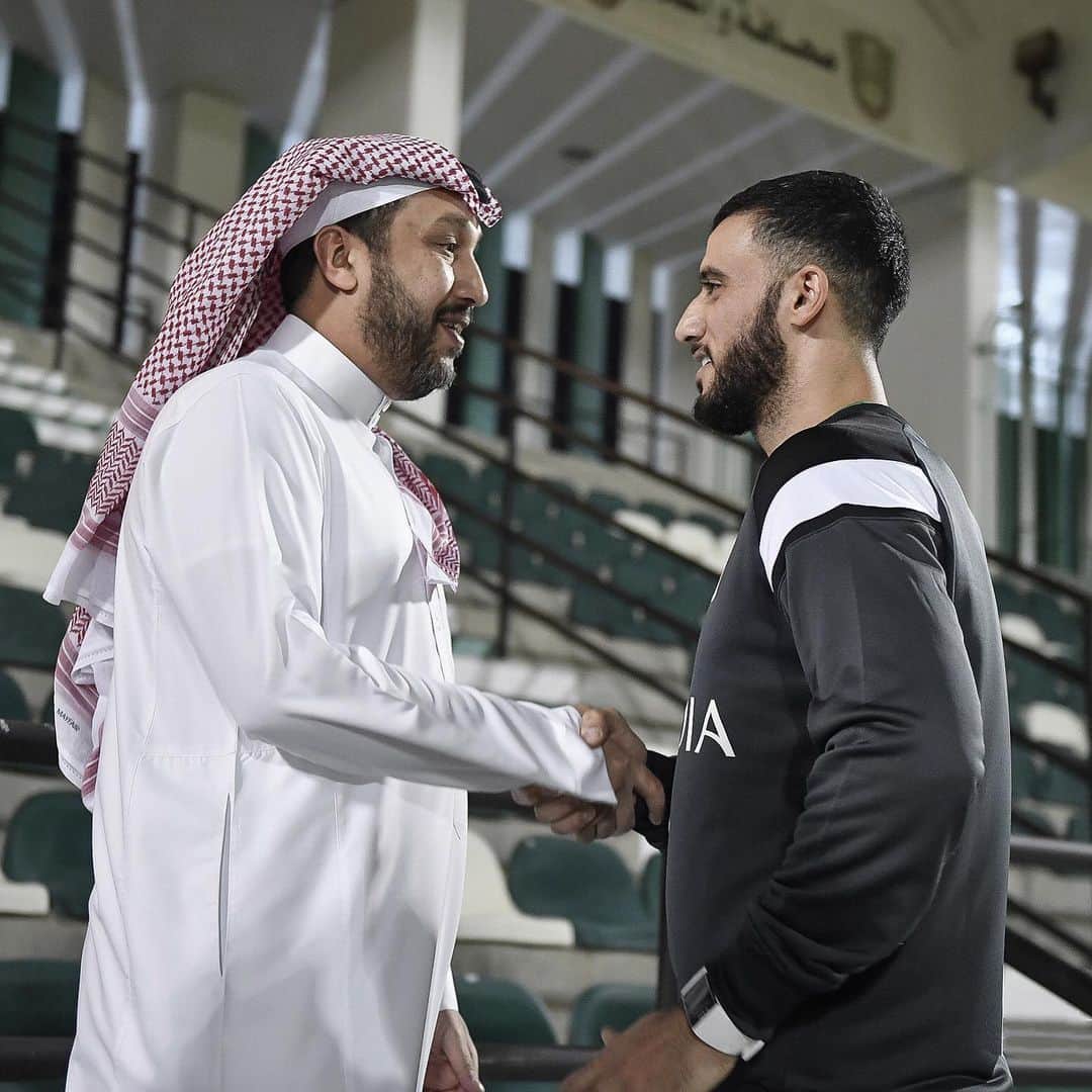 のインスタグラム：「تشرفت اول امس بزيارة الامير فهد بن خالد لنا في النادي، الشخص اللي كان ومازال يدعمني من اول يوم لي مع النادي الاهلي 💚」