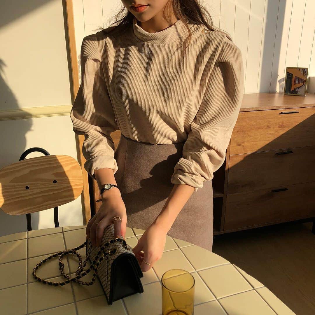 Chuuのインスタグラム：「츄 업뎃예정 신상스포❤️👍」