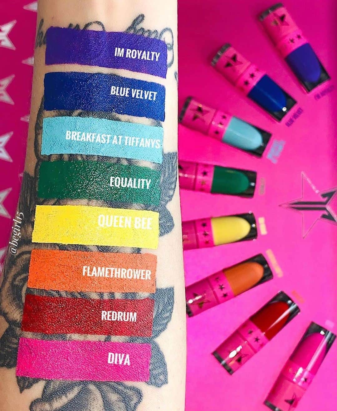 Jeffree Star Cosmeticsさんのインスタグラム写真 - (Jeffree Star CosmeticsInstagram)「Brighten up your day with our Rainbow #MINIBUNDLE 🌈✨Swatches by: @begirl15 💖 #jeffreestarcosmetics」12月20日 1時00分 - jeffreestarcosmetics