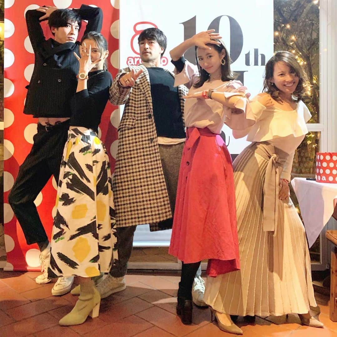 筒井萌子のインスタグラム：「* アルチビオ初の路面店(広尾店)の オープンおめでとうございます🎊 レセプションパーティーにご招待していただいて GGメンバーで参加させて頂きました◡̈♥︎ ダンスやDJもありお食事もとっても美味しくて 至れり尽せりな幸せな時間でした♪ 何故かジョジョ立ちに挑戦‼️笑 ヒートテック、見えないようにまくり上げてたのに 思い切り見えてるのはご愛嬌。 楽しくて終わってからもみんなでカフェ☕ 面白くて大好きなGGメンバーと沢山笑いましたꪔ̤̮ 皆さんありがとうございました♪ ・ #筒井萌子 #女優 #actress #モデル #model #岡山  #shooting #instagood #instalike #converse #撮影 #followme #instalike #ゴルフ #ゴルフ女子 #ゴルフコーデ #골프 #좋아요반사 #좋아요그램 #좋아요환영 #데일리그램 #패션 #오오티디 #카페 #ディズニー　#ディズニーシー」