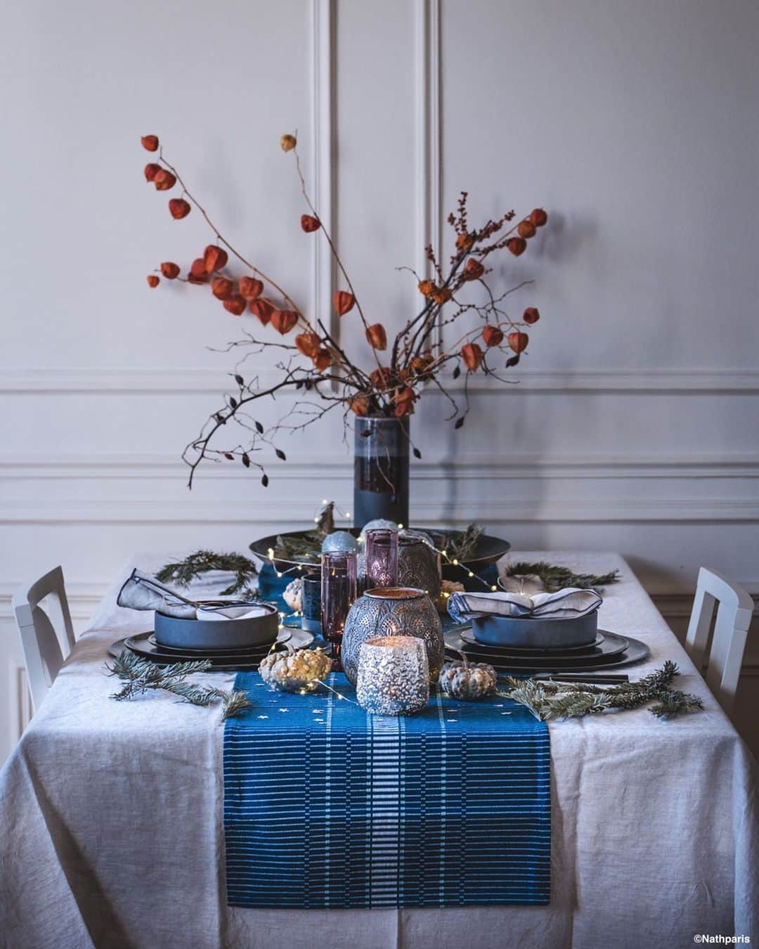 nathparisのインスタグラム：「CHRISTMAS TABLE ✨🎄✨ . Ma jolie table de Noël avec @habitat_france, les fêtes de fin d’année arrive à grand pas.  Pour ce repas je vous propose en entrée un œuf en gelée au saumon, pour le plat un vol au vent au ris de veau et pour la petite note sucrée, un délice au citron et noisette 😋  Un régal, hâte que le jour J arrive pour fêter Noël en famille ✨🎄✨ Et vous, qu’avez-vous prévu ?」