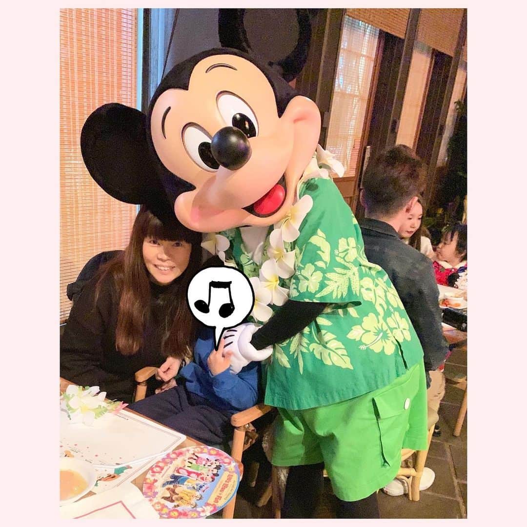 イズミカワソラさんのインスタグラム写真 - (イズミカワソラInstagram)「息子ちゃんと初めて2人でディズニーへ。 ・ かなーーりわんぱくなので(^_^;) 1人だとどうなることやら、、と思ったけど、案外楽しめました！」12月20日 2時15分 - sora_izumikawa