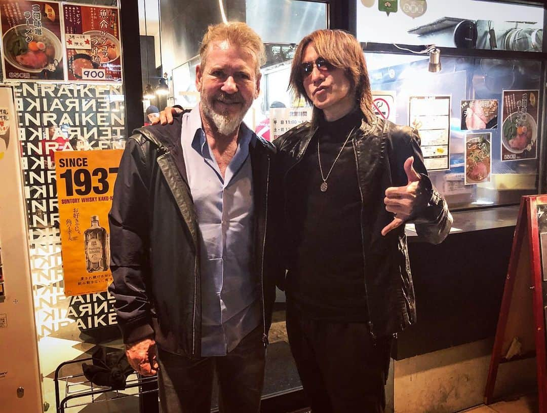 SUGIZOさんのインスタグラム写真 - (SUGIZOInstagram)「With Mr. Steve Lillywhite @ 天雷軒😆🍜🖖🏻」12月20日 2時26分 - sugizo_official