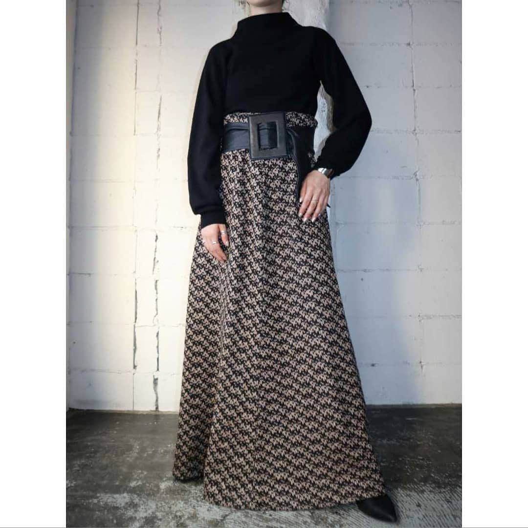 吉祥寺 古着屋 Orfeoのインスタグラム：「Pattern Knit Skirt  #orfeo #kichijoji #tokyo #vintage  #used  #fashion #coordinate  #outfit  掲載商品のお問い合わせはメールにて承っております。コメント、DMでのお問い合わせは受け付けておりませんのでご了承ください。」