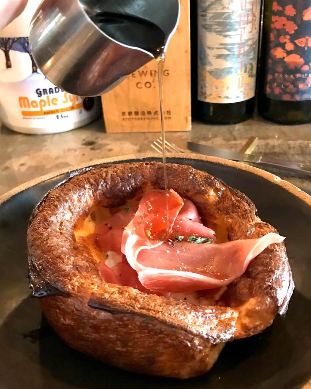 Li Tian の雑貨屋さんのインスタグラム写真 - (Li Tian の雑貨屋Instagram)「If only every pancake is born the Dutch way like this 😎Not the puffy souffle kinds but one with a sharp edgy character endorsed by Prosciutto ham and creamy burrata cheese 🧀 Drizzle some Canadian maple syrup and turn it into a perfect sweet-savoury brunch that punches above the rest 👊🏼 📍 1-44-2 Tomigaya, Shibuya-ku, Tokyo Brunch hours: 8am-2pm, closed on Mon • • #dairycreameatsjp #japan #japanese #tokyo #東京 #igersjp #retrip_cafe #japan #yummy #igfood  #foodporn  #instafood #vscofood #bonappetit #delicious #sweets #東京スイーツ #sgfoodies #tokyostyle2019 #brunch #delicious #cafe #musttry #pancakes」12月20日 12時52分 - dairyandcream