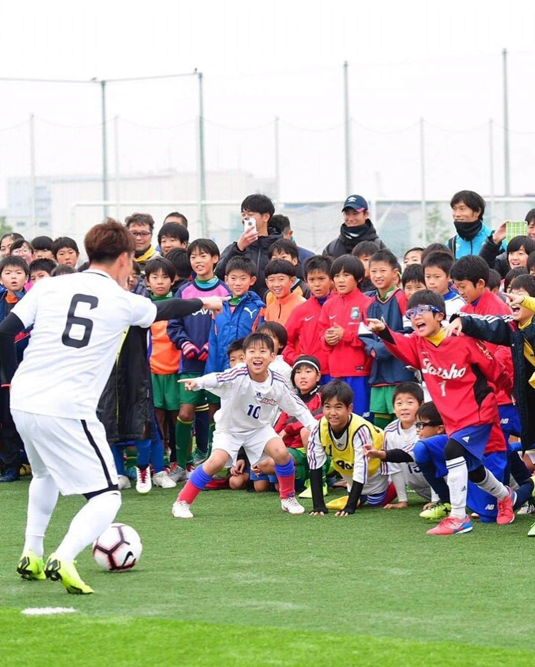 太田宏介さんのインスタグラム写真 - (太田宏介Instagram)「イミューズやべっちCUP2019 J-GREEN堺 12月21日(土)・22日(日) 今年も参加します！ よろしくお願いします！ 2.3枚目は去年の様子📸 #やべっちcup  #runwayfootball  #nike  #太田宏介」12月20日 13時01分 - kosuke_ota_official