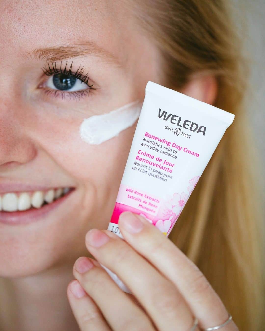 Weledaのインスタグラム：「Need to replenish your Weleda moisturizers and cleansers? 🌸 Today is the day! Take 25% off of your order! #WeledaSkin」