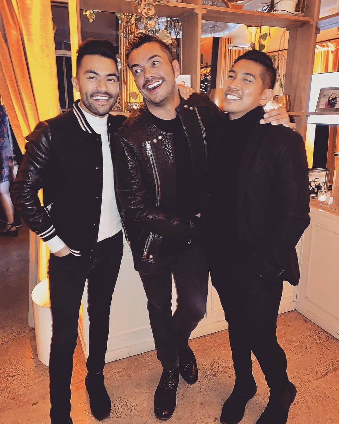 アンソニー・ラモスのインスタグラム：「🇵🇭🏳️‍🌈」