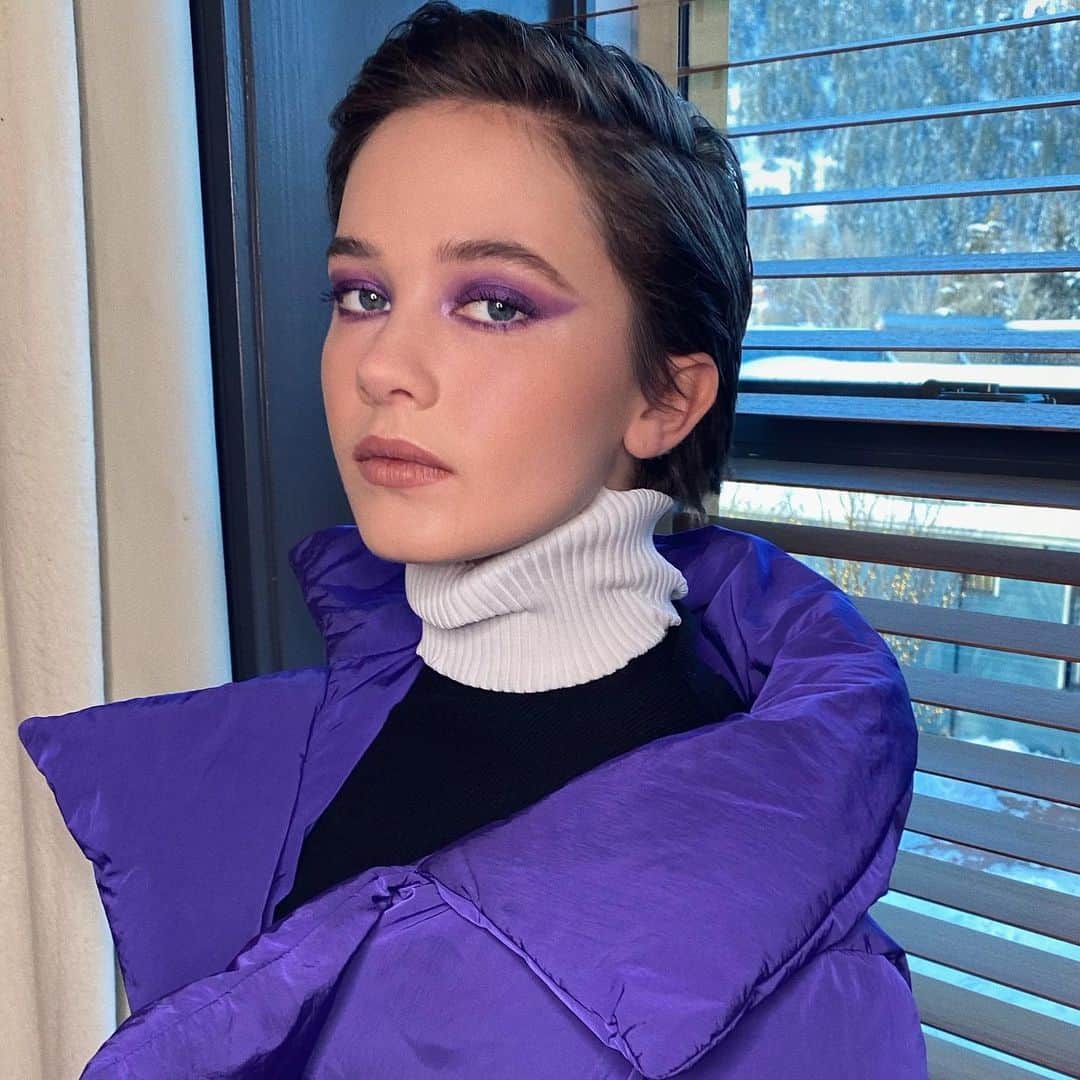 Vincent Oquendoさんのインスタグラム写真 - (Vincent OquendoInstagram)「A violet in the snow ❄️ #caileespaeny here in aspen」12月20日 6時01分 - makeupvincent