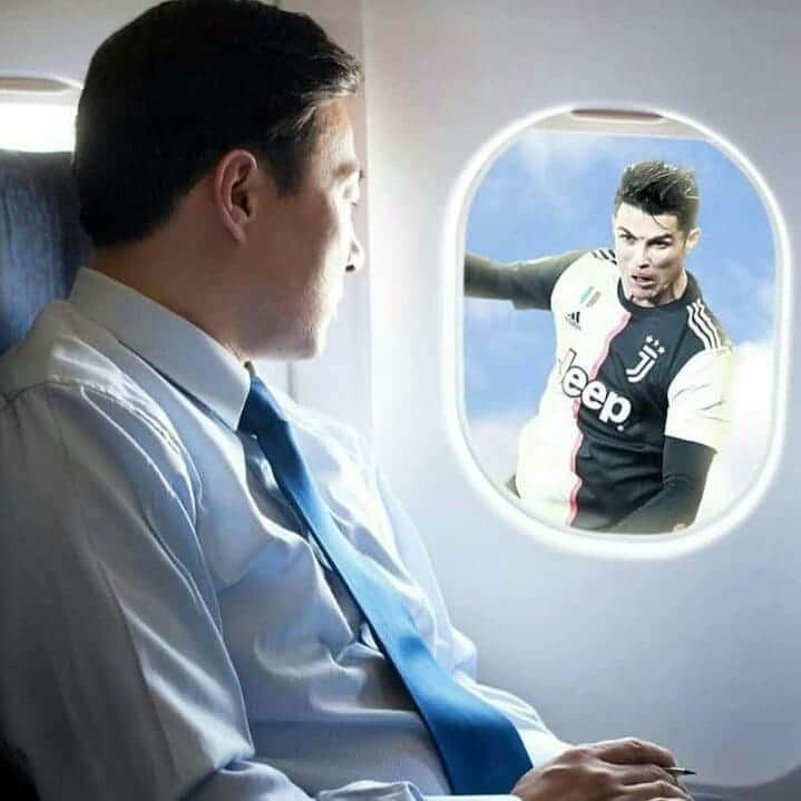 ユヴェントスFCさんのインスタグラム写真 - (ユヴェントスFCInstagram)「#CR7Airlines took flight last night ✈  What's your favourite?」12月20日 6時12分 - juventus