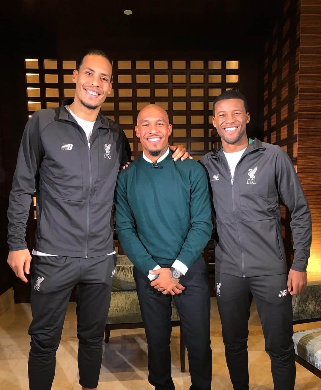 ナイジェル・デ・ヨングのインスタグラム：「“Triple Dutch 🇳🇱” - Always a pleasure catching up with your fellow country men! // Stay tuned for my exclusive interview with these 2 stars talking about Liverpool, Euro 2020, Club World Cup and much more! // Good luck fellas!  #BeINSports #ClubWC #Doha #Roadto2022」