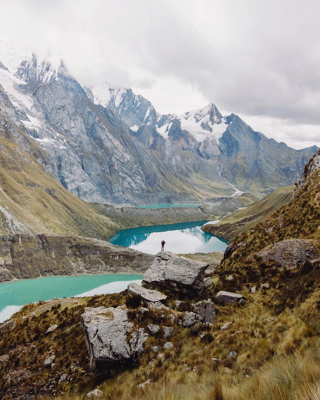 Alex Strohlさんのインスタグラム写真 - (Alex StrohlInstagram)「Your typical day in the high Peruvian Andes. A few thousand feet of elevation gain through the steepest trails, served with a dose of massive granite walls. ⠀ Ps. The pre-order of Adventure Pro Workshop ends soon. Get in before it goes full price- link in bio.」12月20日 6時44分 - alexstrohl