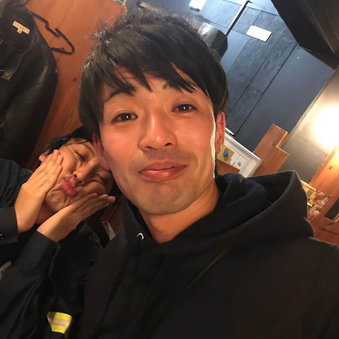 爆ノ介さんのインスタグラム写真 - (爆ノ介Instagram)「辻井とのセットを神崎さんがえらい喜んでくれてたねん。 ラニーノイズのライブ楽しかったわ。 アホほど上手なってた♪」12月20日 6時49分 - bakunosuke