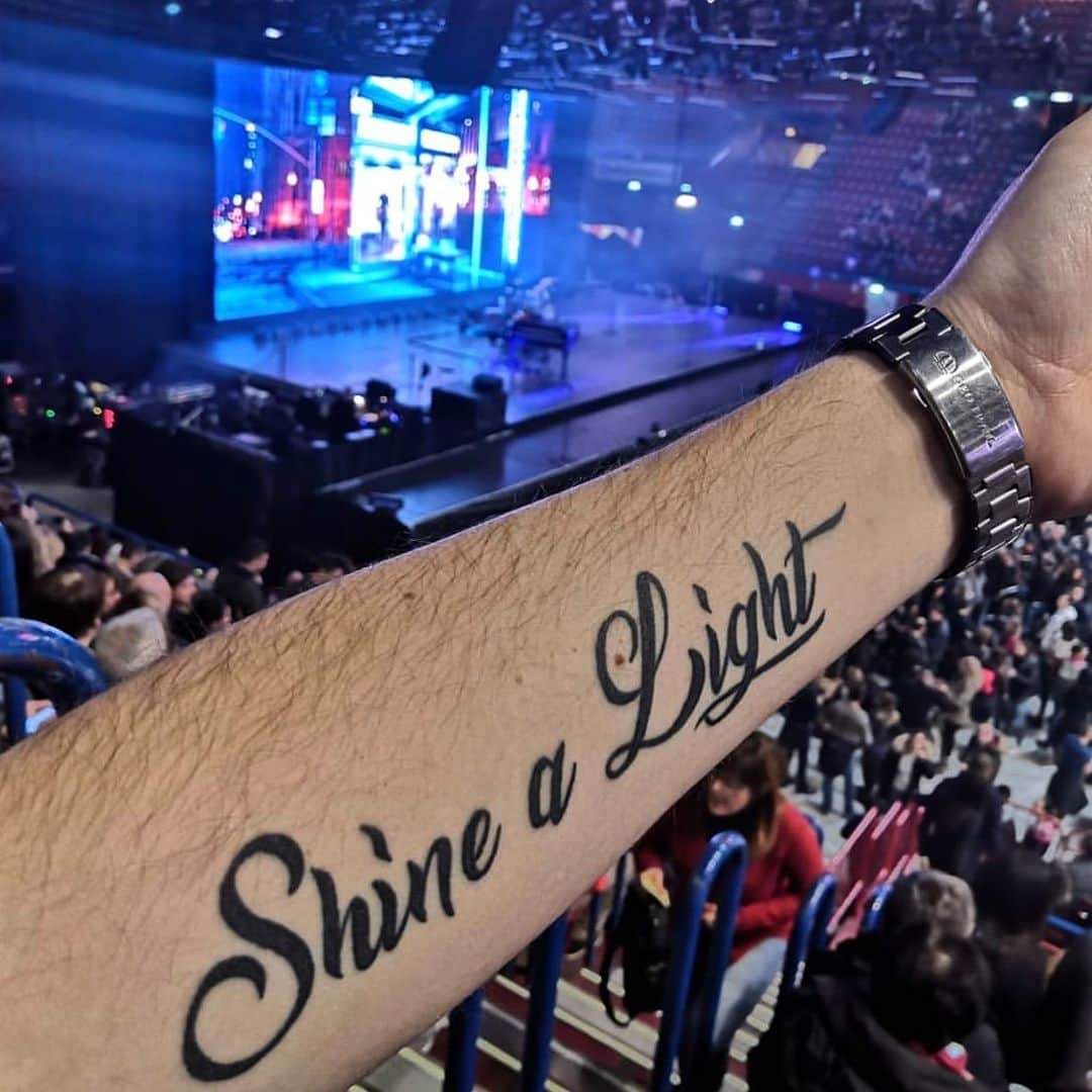 ブライアン・アダムスさんのインスタグラム写真 - (ブライアン・アダムスInstagram)「Here’s a “Shine A Light” tattoo #bryanadamstattoo #bryanadamsshinealight」12月20日 7時50分 - bryanadams