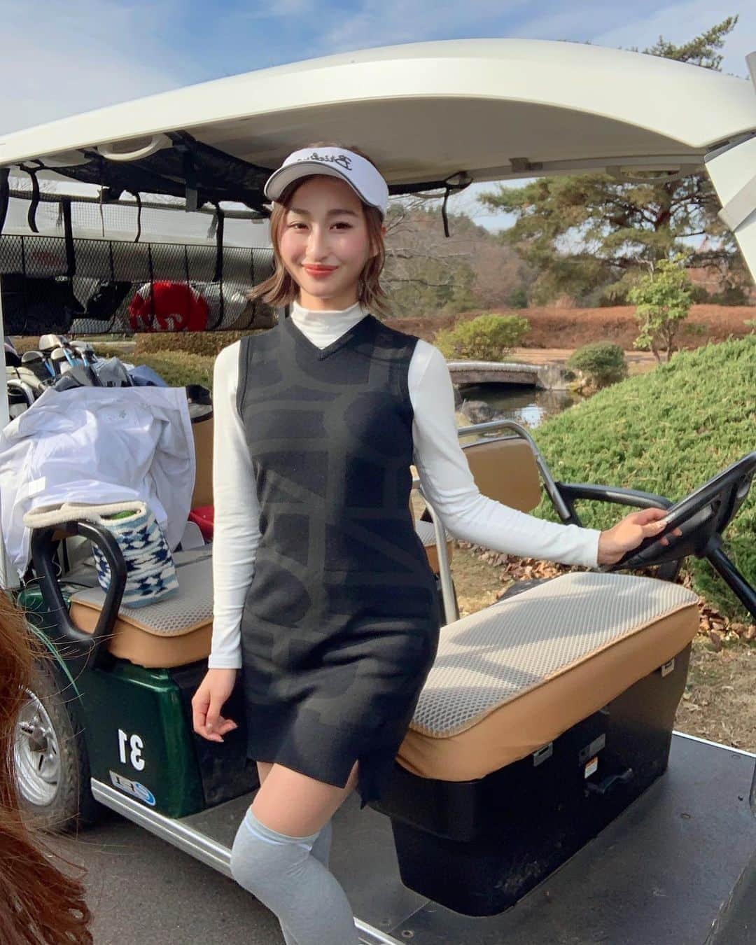 西野沙瑛さんのインスタグラム写真 - (西野沙瑛Instagram)「- - SS カップ⛳️２日目のウェア サンバイザー @briefing_official  インナー @uniqlo  ワンピース @descentegolf  ニーハイ @descentegolf - デサントのニットワンピ可愛い🥰 インナーは超極暖🔥 - #ゴルフ女子 #ゴルフ男子 #ゴルフコーデ #スポーツ女子  #ゴルフウェア #スポーツ #golf #골프 #골프스타그램 #골프장 #라운드 #골프스윙 #골프사랑 #골프레슨 #아이언샷 #스크린골프 #드라이버샷 #골스타그램 #トレーニング #トレーニング女子 #筋トレ #筋トレ女子 #golfstagram #golfswing #デサゴルゴルファー」12月20日 8時05分 - sae_golf