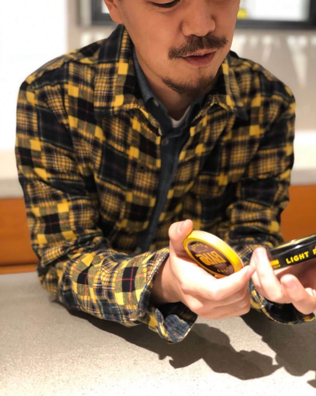 のインスタグラム：「CHORE JACKET : FREEMANS SPORTING CLUB  SHIRTS: FREEMANS SPORTING CLUB  #freemanssportingclub #menswear #fscosaka #fscdaimarushinsaibashi #fsctokyo #fscginza #aw19 #barbershop #nyc #shinsaibashi #dailylook #simplefit #大丸心斎橋」