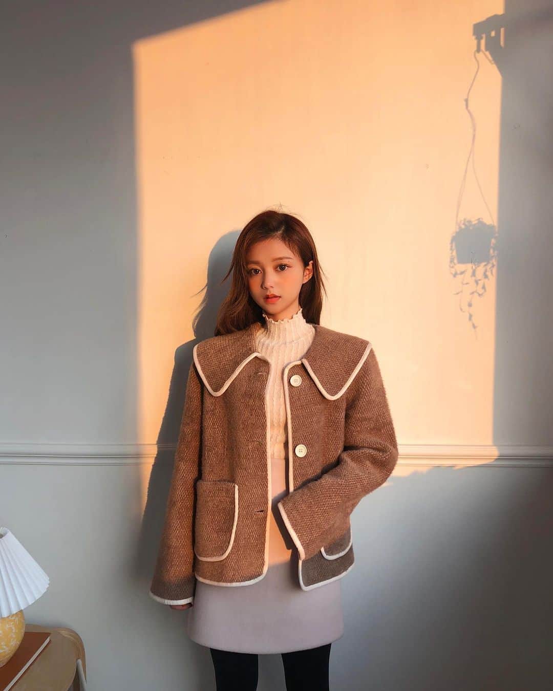 Chuuのインスタグラム：「따듯하지만 빅 카라 포인트로 러블리하게💕💕」
