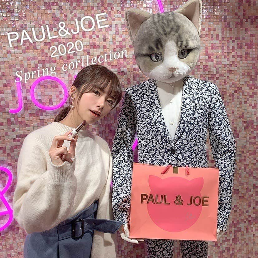 牧野桃美さんのインスタグラム写真 - (牧野桃美Instagram)「⠀ . 🐈PAUL＆JOE 2020 𝑆𝑝𝑟𝑖𝑛𝑔 𝑐𝑜𝑙𝑙𝑒𝑐𝑡𝑖𝑜𝑛🐈 ㅤㅤㅤㅤㅤㅤㅤㅤㅤㅤㅤㅤㅤ この間、#ポールアンドジョー の"LIP WONDERLAND"お披露目会に行ってきました💄❤︎ ⠀ ▫️ ポール ＆ ジョー リップスティック Ｎ(全17色) ▫️ ポール ＆ ジョー リップ クレヨン(全8色) 予約開始(12月26日〜) 発売日(1月5日〜) ⠀ リップクレヨンはセミマットな質感で細くて塗りやすいので、内側だけに仕込んだり、、しっかり縁取ったり使い方が多様なの⭕️ 色味は春トレンドの06#ドリーミーガール と07#ショコラブラウン がお気に入りでした💞 ⠀ リップスティックNは透明感のある塗り心地がよくて、重ねて使用しても⭕️314リスのしっぽはブラウンレッドでお洒落顔になれるリップで可愛かったです🐿❤︎ ⠀ 1月の発売が楽しみ😋✨ ⠀ ⠀ ⠀ ⠀ #コスメ垢#新作コスメ#コスメ垢#リップクレヨン　 #リップスティックN#リップクレヨンポルジョ#リップ#ポルジョリップ#デパコス#コスメ#ブラウンリップ#赤リップ#口紅#lip#lipstick#ポルジョリップワンダーランド#ポールアンドジョー#paulandjoe_beaute#PR ⠀」12月20日 8時36分 - momomi_makino