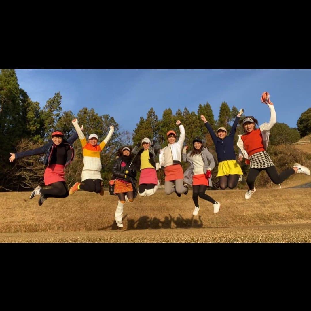 安藤あいかのインスタグラム：「今年ラスト組長杯⛳️元気いっぱい🏌️‍♀️ #ドレスコードはオレンジ #組長杯 #golf #忘年会 #鍋食べすぎてパンパン」