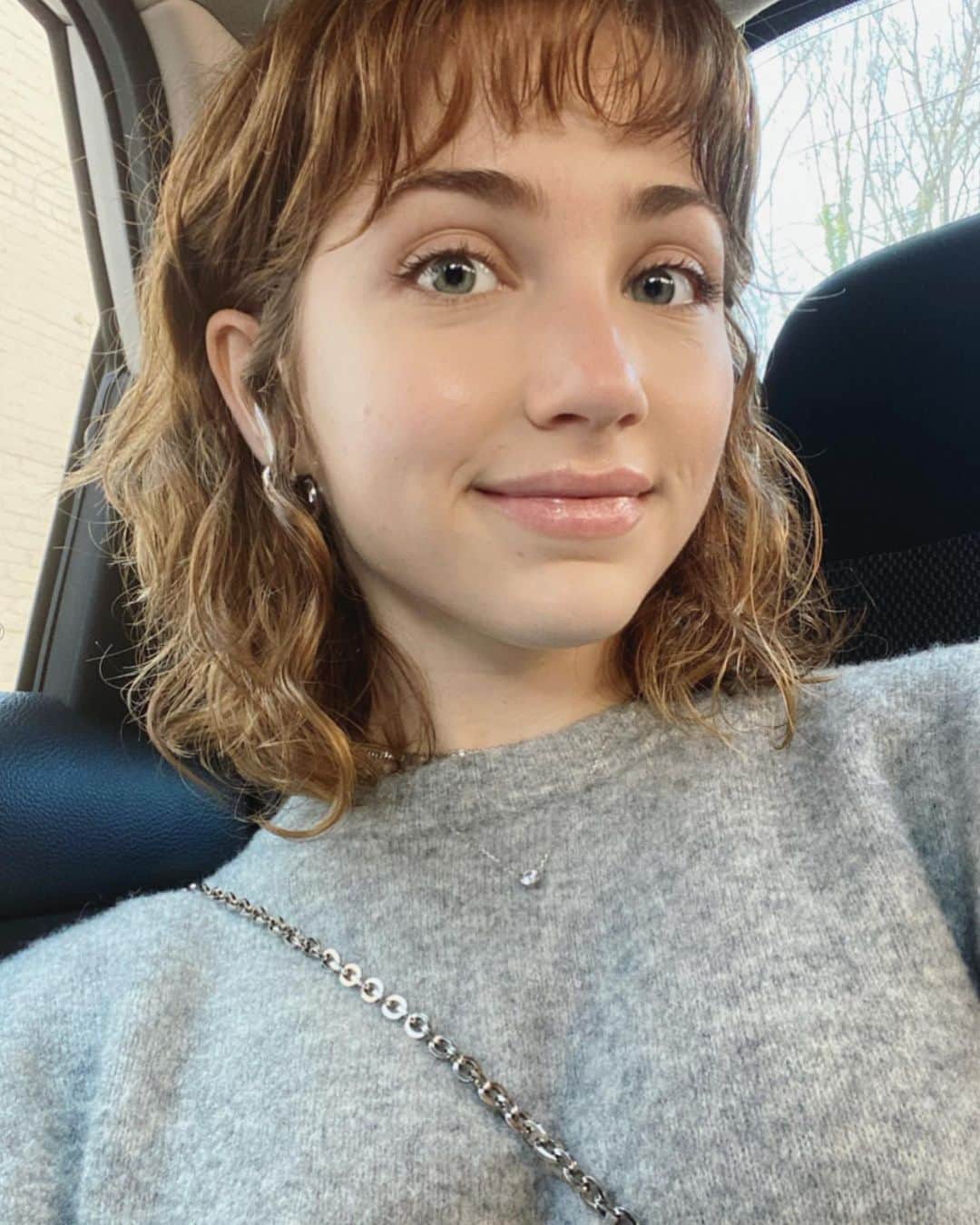 エミリー・ラッドのインスタグラム：「one of these selfies was taken in the clermont lounge, where photos are strictly not allowed, at the exact moment of fear when i realized my flash was on can you guess which」