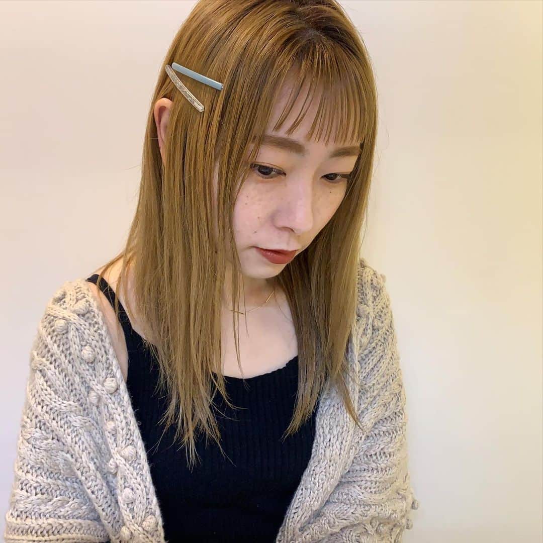 YU-U（工藤由布）さんのインスタグラム写真 - (YU-U（工藤由布）Instagram)「2019,12,20のアレンジ もこもこニットだからバームしっかりのストレートで✔︎ ハイライトがにょにょき出てきた👱🏻‍♀️ ピン… @san_official ピアス… @nood.aoi ・・・ #ヘアアレンジ #uアレンジ #ボブアレンジ #ミディアムアレンジ #ロングアレンジ  #uミディアムアレンジ #hairarrange #hairstyle #tcbsnap #todayful #sanコレ #noodaccessory  #アイロンなしアレンジ」12月20日 8時57分 - nyan22u22nyan
