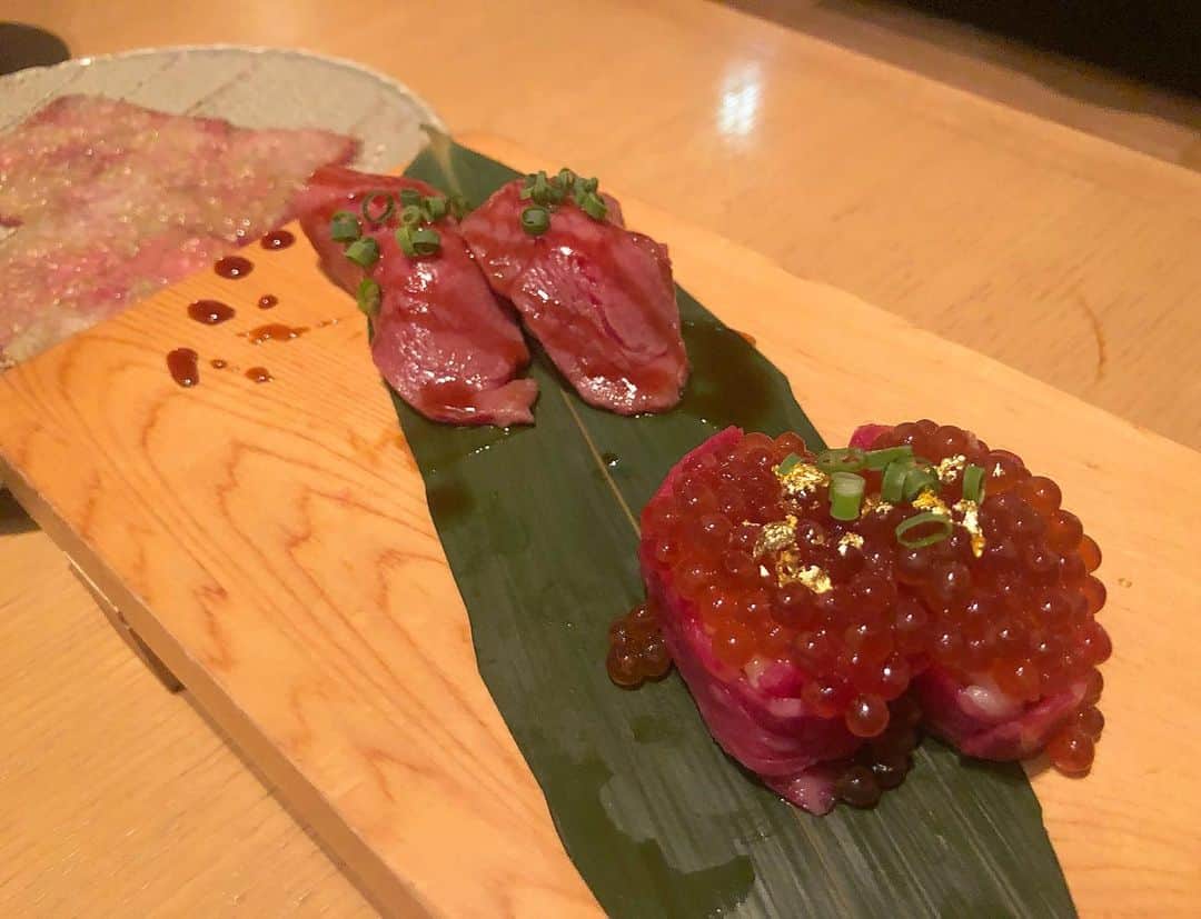 のインスタグラム：「#20191216  今年さいごの焼肉は とっても贅沢させて いただきました🤤🧡🧡 あーおいしかったあああ #2019年 #焼肉 #まんぷく」