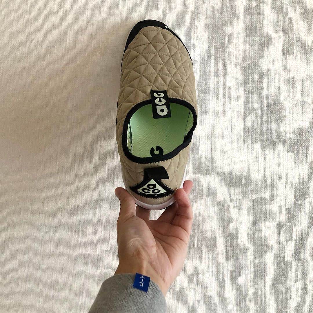 のインスタグラム：「☺︎ メロンパン感 . #airmoc #エアモック #airmoc3 #nike #ナイキ　#snkrs  #acg  欲しいスニーカーが連発で懐事情が 厳しいです  #loopwheeler #ループウィラー」