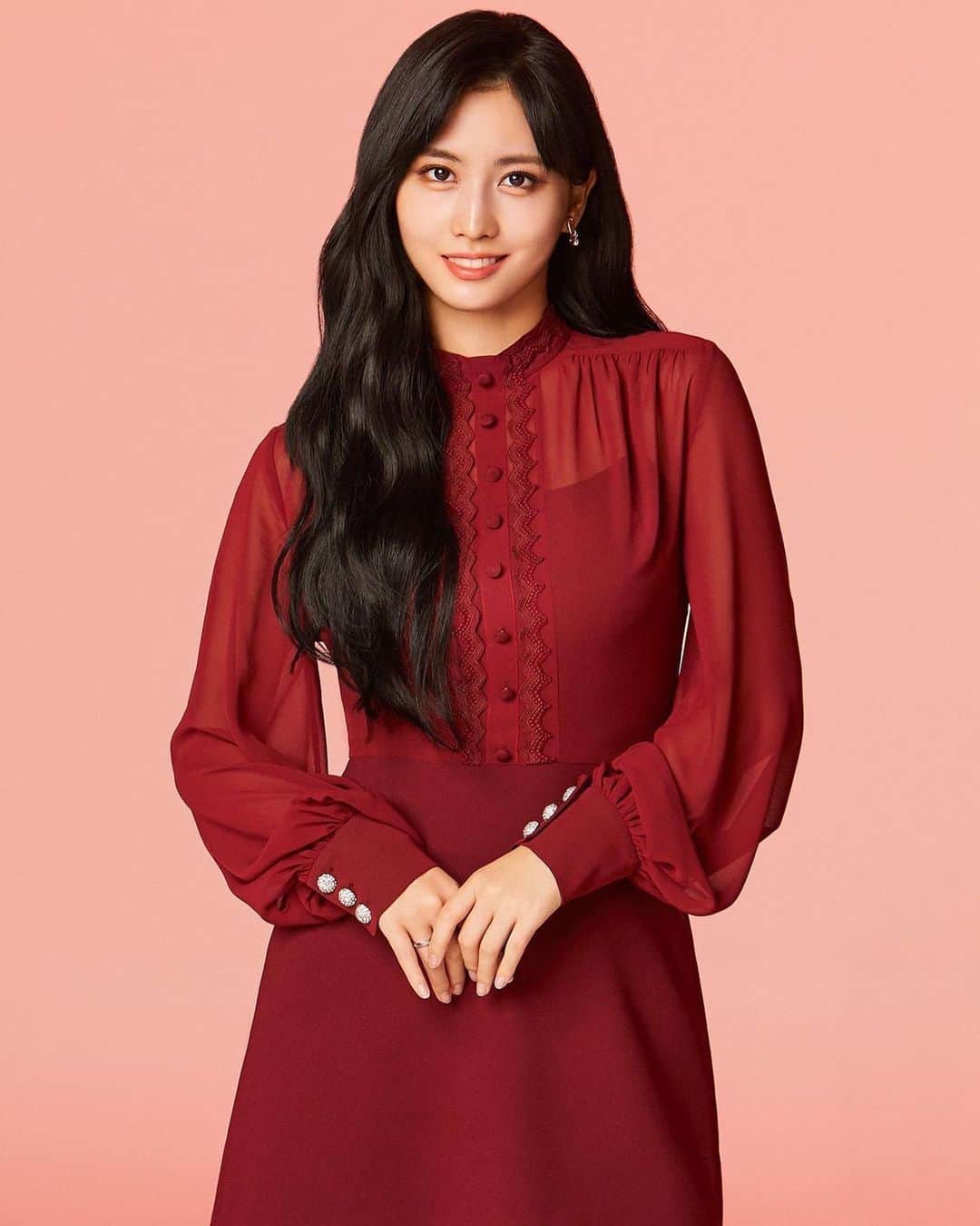 のインスタグラム：「♡ [Update] 191220 - TWICE Japan Website Update -  #MOMO #트와이스 #모모 #平井もも #もも #TWICE ©️ owner」