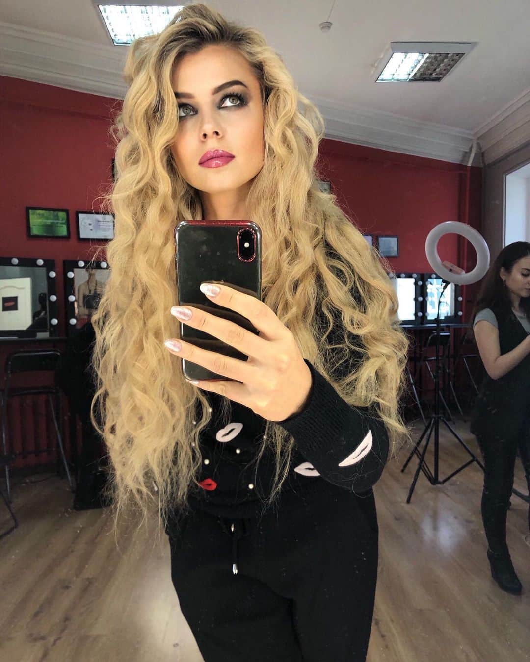 Kristina Kots Gotlibさんのインスタグラム写真 - (Kristina Kots GotlibInstagram)「И где все?))) #кристинакоцготлиб #supermakeup」12月20日 11時32分 - kristinakotsgotlib