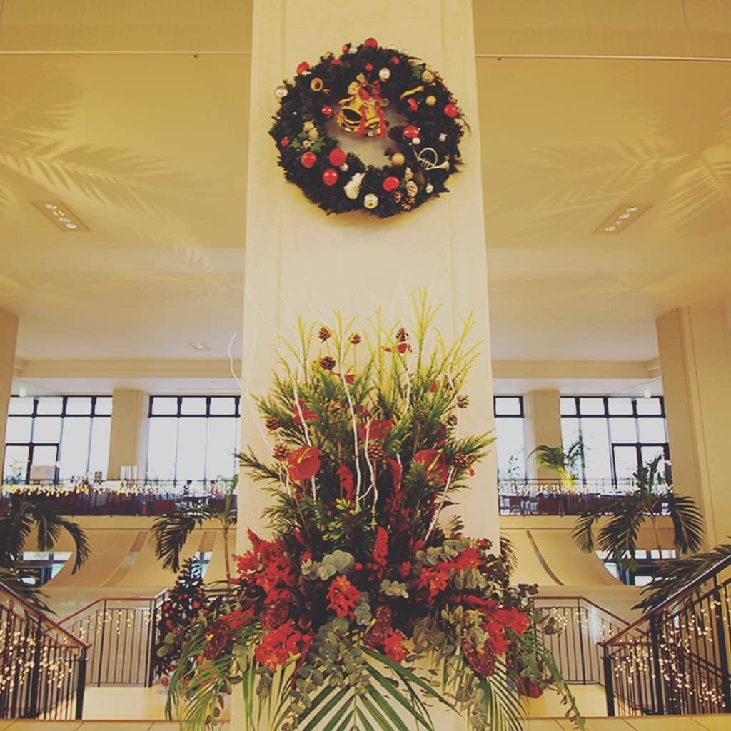 サザンビーチホテル＆リゾート沖縄さんのインスタグラム写真 - (サザンビーチホテル＆リゾート沖縄Instagram)「… ＼サザンで過ごす🎄クリスマス！サザンフェスタ in ウインター 💕2019／ . クリスマス🎄を賑やかにそしてたのしく彩るサザンフェスタ in ウインター「クリスマスイベント🎄」を開催いたします。今年のクリスマスは、クリスマスディナー🍽やブッフェ、クリスマスライブにお子様へのお菓子のプレゼントなど盛りだくさん！✨素敵なクリスマスをサザンビーチホテル&リゾート沖縄でぜひお過ごしください💕😊 . サザンフェスタinウインター 「クリスマスイベント」 期間2019年12月21日(土)～12月25日(水) . . . #糸満贅沢リゾート #サザンビーチホテル #サザンビーチホテルアンドリゾート沖縄 #クリスマス #クリスマスディナー #クリスマスブッフェ #Christmas #크리스마스  #沖縄 #糸満 #沖縄旅行 #沖縄観光 #南国 #リゾート #南国リゾート #リゾートホテル #家族旅行 #国内旅行 #travel #okinawa #okinawajapan #okinawatrip #okinawa_love #resort #familyvacation #familytrip #여행 #오키나와」12月20日 11時50分 - southernbeachokinawa