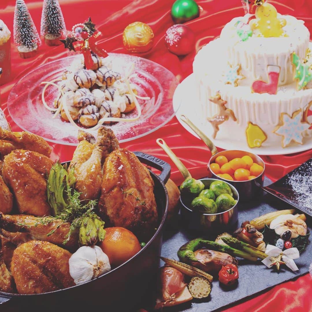 サザンビーチホテル＆リゾート沖縄さんのインスタグラム写真 - (サザンビーチホテル＆リゾート沖縄Instagram)「… ＼サザンで過ごす🎄クリスマス！サザンフェスタ in ウインター 💕2019／ . クリスマス🎄を賑やかにそしてたのしく彩るサザンフェスタ in ウインター「クリスマスイベント🎄」を開催いたします。今年のクリスマスは、クリスマスディナー🍽やブッフェ、クリスマスライブにお子様へのお菓子のプレゼントなど盛りだくさん！✨素敵なクリスマスをサザンビーチホテル&リゾート沖縄でぜひお過ごしください💕😊 . サザンフェスタinウインター 「クリスマスイベント」 期間2019年12月21日(土)～12月25日(水) . . . #糸満贅沢リゾート #サザンビーチホテル #サザンビーチホテルアンドリゾート沖縄 #クリスマス #クリスマスディナー #クリスマスブッフェ #Christmas #크리스마스  #沖縄 #糸満 #沖縄旅行 #沖縄観光 #南国 #リゾート #南国リゾート #リゾートホテル #家族旅行 #国内旅行 #travel #okinawa #okinawajapan #okinawatrip #okinawa_love #resort #familyvacation #familytrip #여행 #오키나와」12月20日 11時50分 - southernbeachokinawa