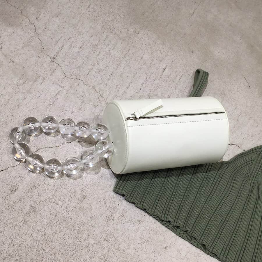 のインスタグラム：「＜BUILDING BLOCK＞ cylinder bag ¥66,000-(+tax) phone sling ¥21,500-(+tax)  #H_beautyandyouth @h_beautyandyouth  #BEAUTYANDYOUTH #Unitedarrows #buildingblock #nike」