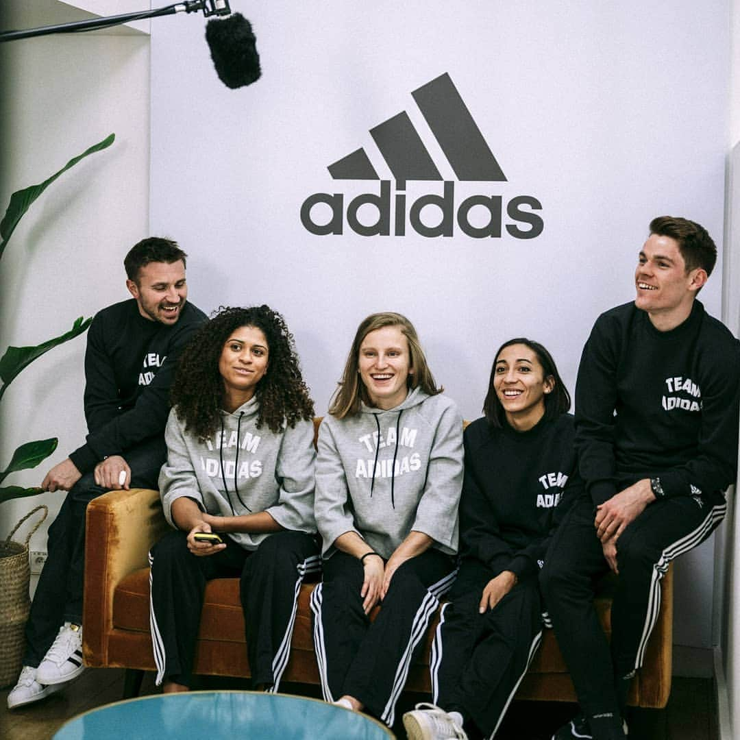 Amandine BROSSIERさんのインスタグラム写真 - (Amandine BROSSIERInstagram)「Toujours un plaisir de passer de bons moments avec la famille Adidas. 🙌🏻 TEAM ADIDAS @adidas @adidasparis  #adidas #adidasfamily #partage #ensemble #famille」12月20日 22時49分 - amandine.brossier