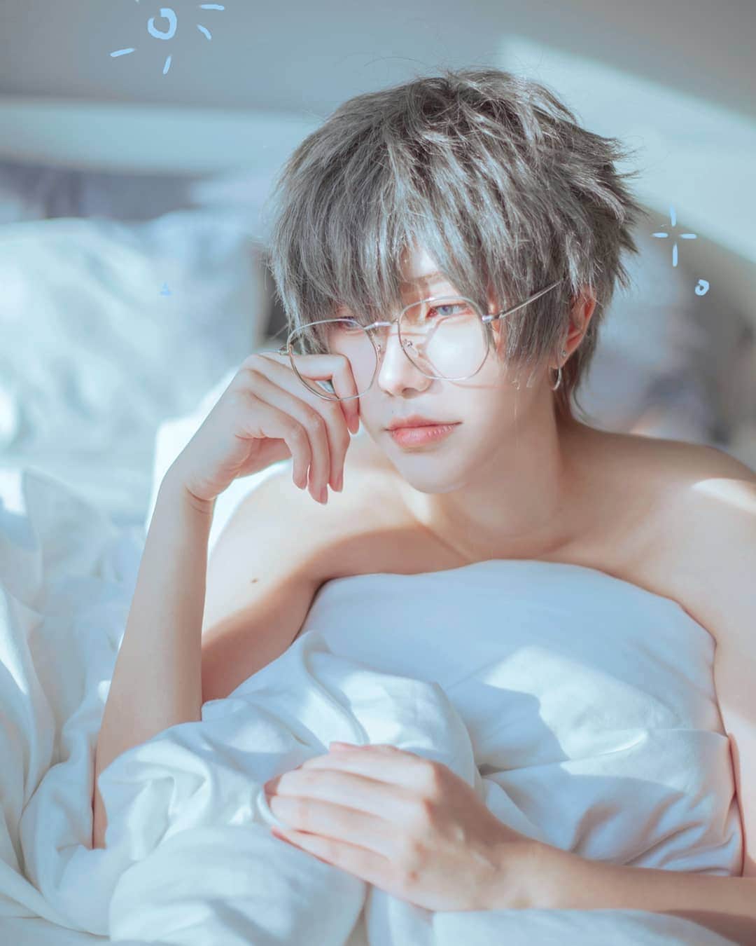 のインスタグラム：「Get ready for the spice ! Because Kai photobook vol.2 will be launching this weekend at Comic Fiesta ! This photo is also included in the " morning spice " A5 poster set 🤗 Grab them quickly at CF before they run out ! Photo | @meowstars」