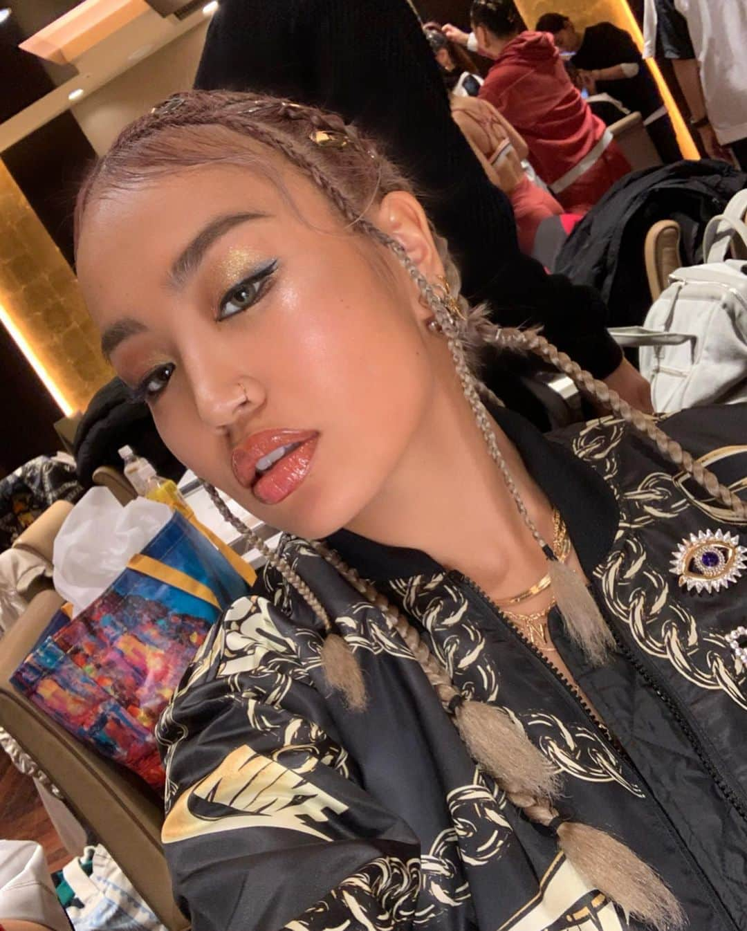 RIEHATAさんのインスタグラム写真 - (RIEHATAInstagram)「One of my fav makeup of the year💎🐤🏆 #2019 💐💯 つやんつやん✨💦 @miyamoto_yuri_  riehataメイクのポイントは ★眉毛 ★ハイライト ★リップライン at NIKE×RIEHATA DANCE PROJECT @niketokyo go check nike app @nike ☑️」12月20日 22時01分 - riehata