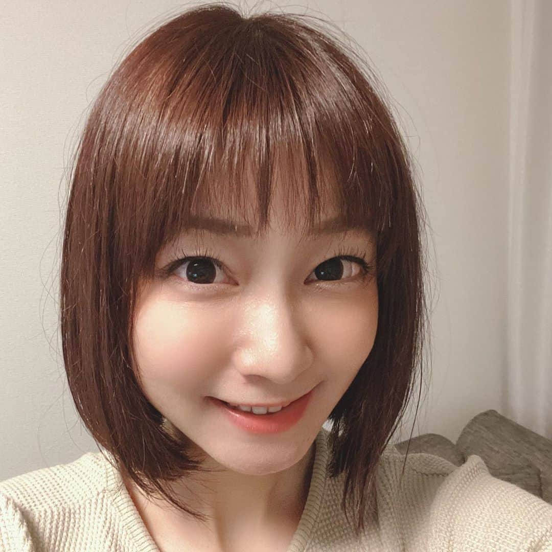 ヒラヤマンのインスタグラム：「美容院行ってきたよ♡ #ピンクブラウン」