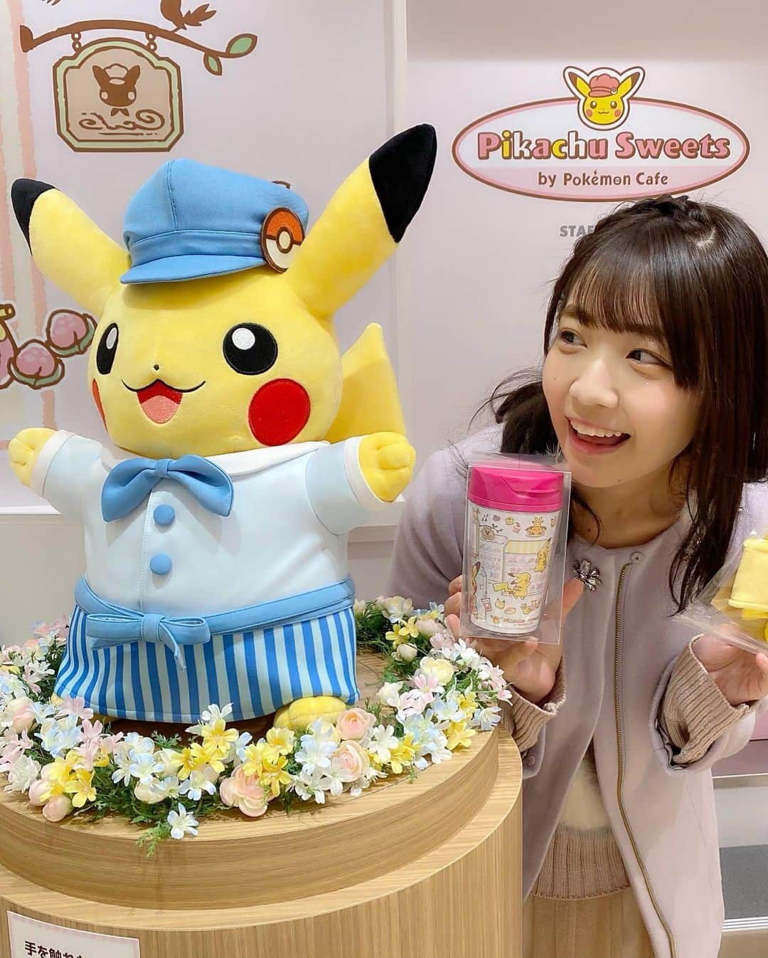 天羽希純さんのインスタグラム写真 - (天羽希純Instagram)「池袋サンシャインシティにあるポケモンカフェ行ってきたー！ 昨日がOPENだったということでラッキー💓  #池袋サンシャインシティ #池袋 #サンシャインシティ #ポケモン #ポケモンカフェ #ピカチュウ #ピカチュウケーキ #ポケモンセンター #ポケモン女子 #カフェ #カフェ巡り #池袋カフェ #キャラクターカフェ #私服 #冬コーデ #クリスマス #Xmas #ヘアアレンジ #クリスマスコーデ」12月20日 22時11分 - amaukisumi