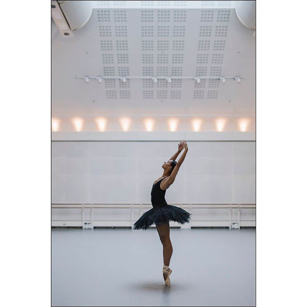 ballerina projectさんのインスタグラム写真 - (ballerina projectInstagram)「The beautiful and talented Francesca Hayward @frankiegoestohayward is starring in the newly released Cats Movie @catsmovie. Support Francesca and the many other dancers in this production by checking out this film.  #ballerina - @frankiegoestohayward #royaloperahouse #coventgarden #london #ballerinaproject #ballerinaproject_ #ballet #dance #pointe #balletstudio #francescahayward #catsmovie」12月20日 22時30分 - ballerinaproject_