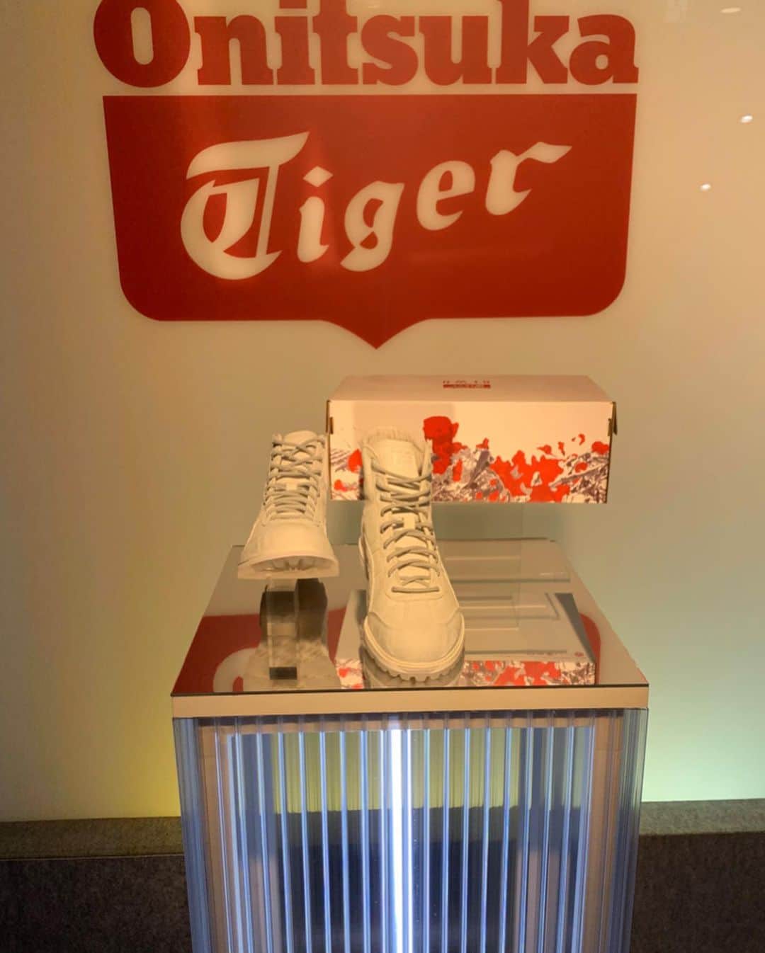 satomiさんのインスタグラム写真 - (satomiInstagram)「ONITSUKA TIGER × TOMOHISA YAMASHITA 70th ANNIVERSARY👟 * * オニツカタイガー×山下智久コラボシューズ👟 * * 「僕の全てを捧げた一足」﻿ * * めちゃくちゃかっこよかった‼️ リーズナブルだし買おうかな¨̮♡︎ * * #スニーカー #オニツカタイガー #山下智久　さん #ONITSUKATIGER #山P #やまぴー  #オニツカ #リンカンブーツ #tomohisayamashita  #RINKANBOOT #スニーカー女子 #山下智久コラボ #スニーカーコーデ #スニーカー好きな人と繋がりたい  #メンズコーデ」12月20日 14時01分 - saatoomii47