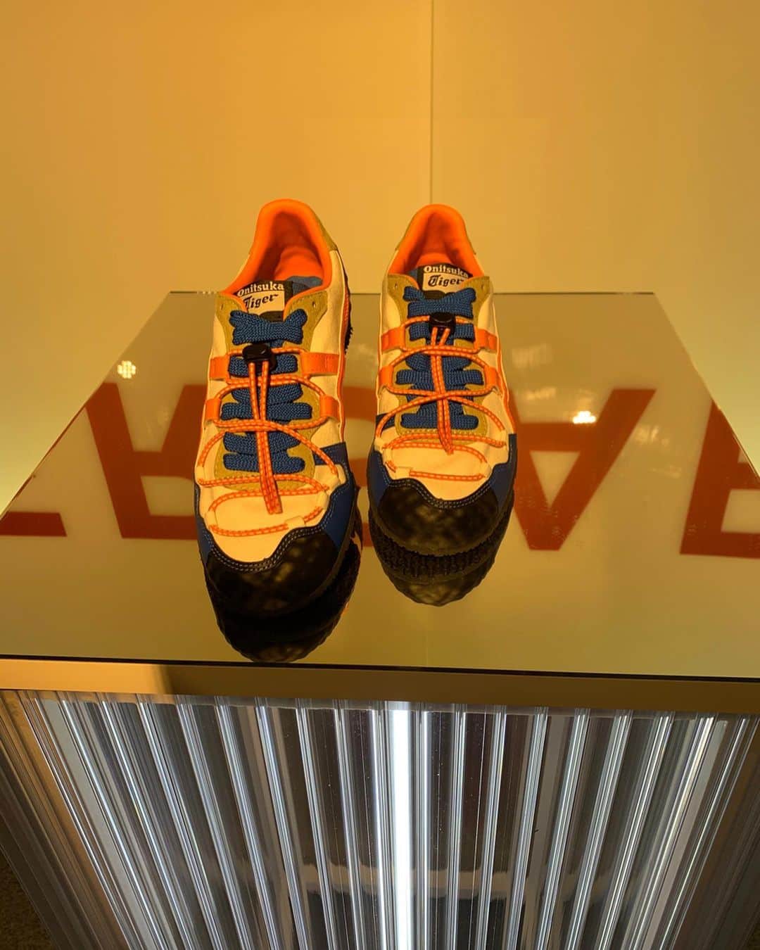 satomiさんのインスタグラム写真 - (satomiInstagram)「ONITSUKA TIGER × TOMOHISA YAMASHITA 70th ANNIVERSARY👟 * * オニツカタイガー×山下智久コラボシューズ👟 * * 「僕の全てを捧げた一足」﻿ * * めちゃくちゃかっこよかった‼️ リーズナブルだし買おうかな¨̮♡︎ * * #スニーカー #オニツカタイガー #山下智久　さん #ONITSUKATIGER #山P #やまぴー  #オニツカ #リンカンブーツ #tomohisayamashita  #RINKANBOOT #スニーカー女子 #山下智久コラボ #スニーカーコーデ #スニーカー好きな人と繋がりたい  #メンズコーデ」12月20日 14時01分 - saatoomii47